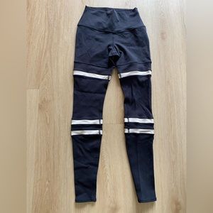 Alo Black and white leggings